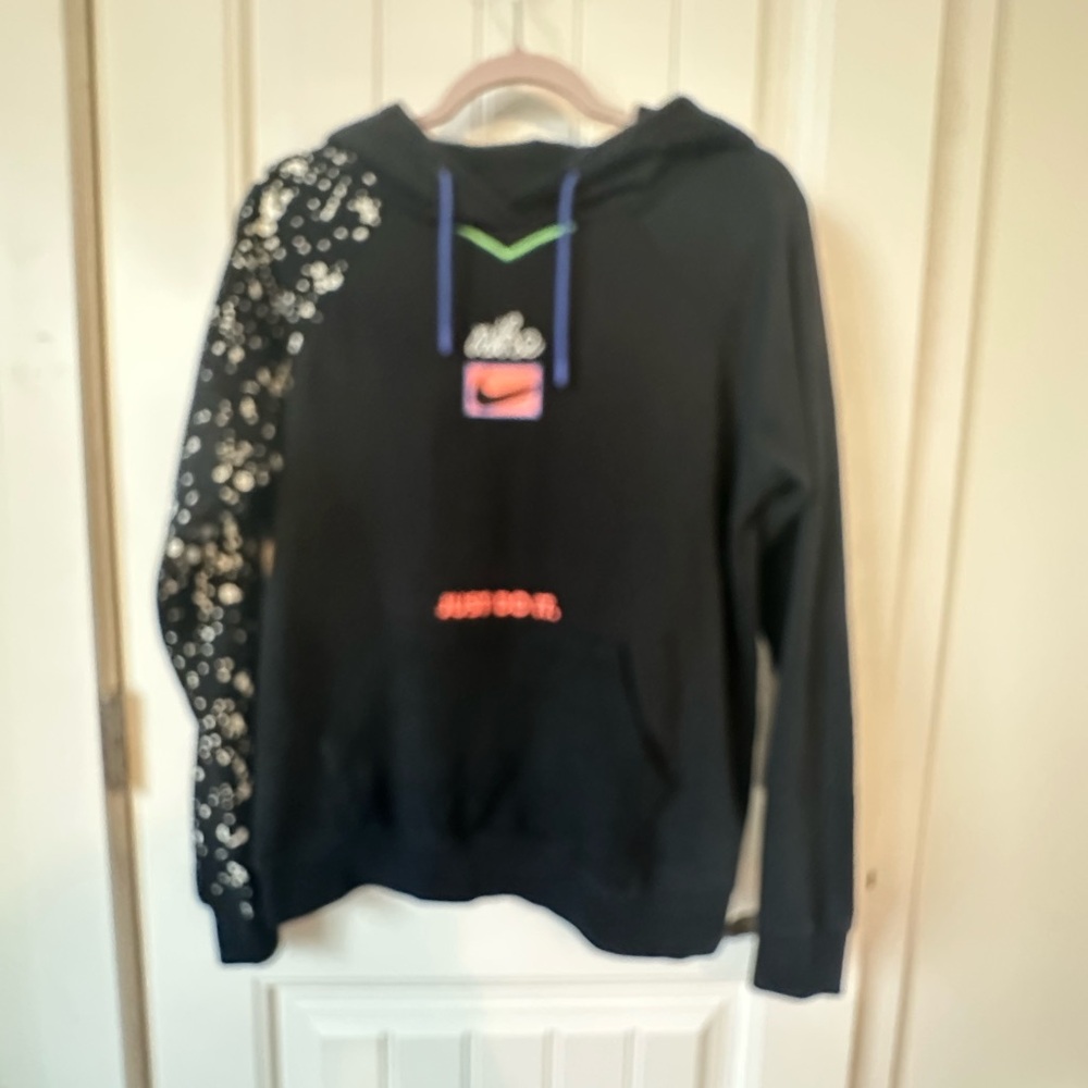 Nike Sportswear Essential Radical pullover hoodie Size M